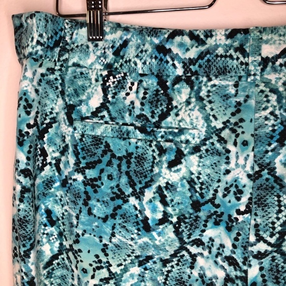 Liz Claiborne teal snake print cropped pants - Picture 12 of 14
